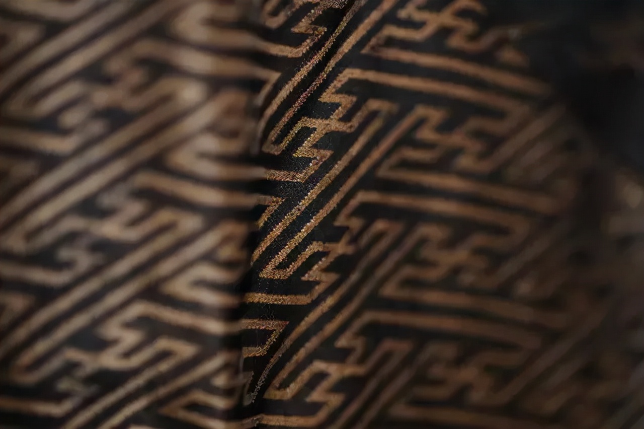 改良版旗袍的面料,如何能让旧旗袍面料焕然一新