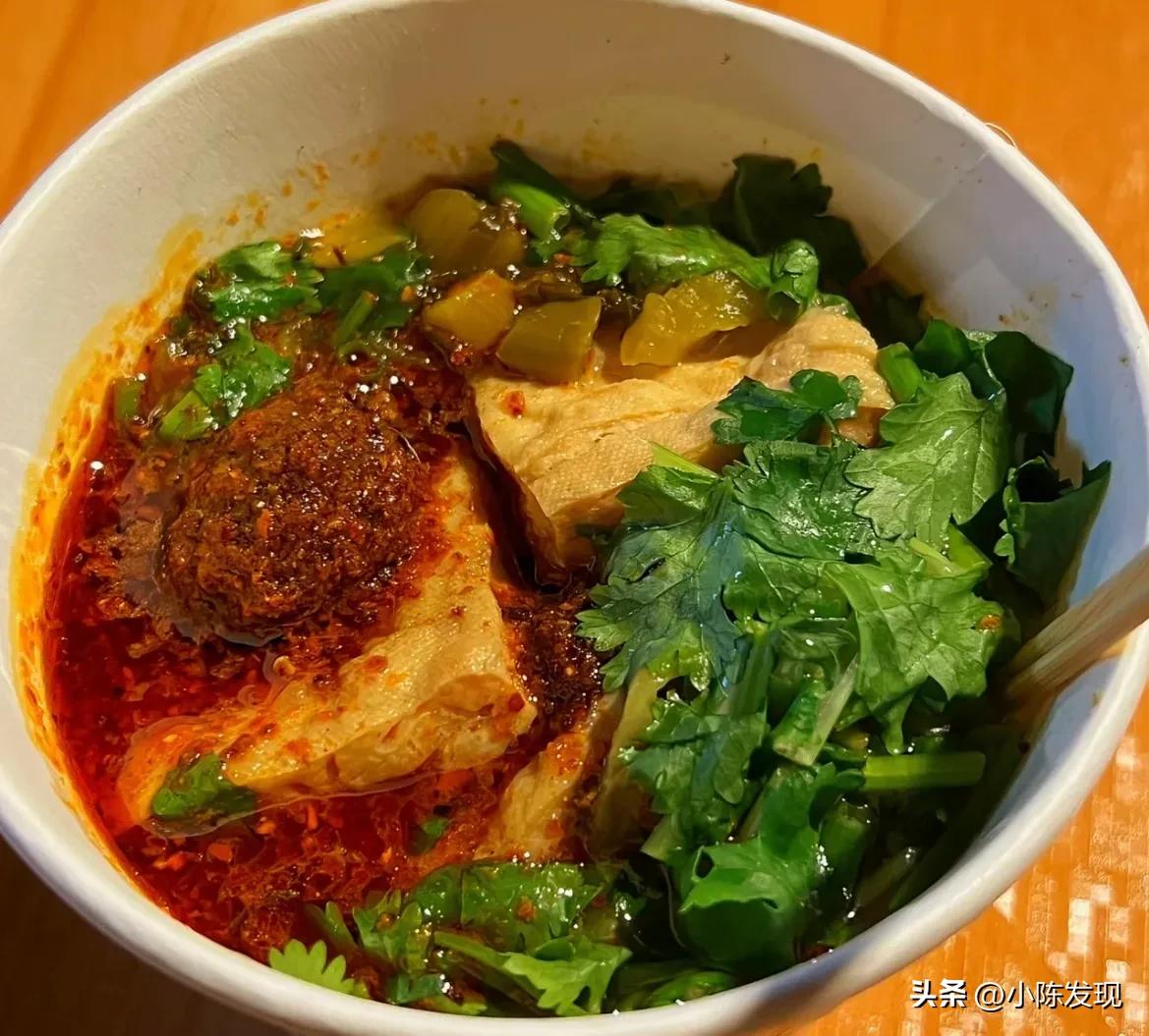 8元！福州浦东公交站一位老伯的臭豆腐让人念念不忘