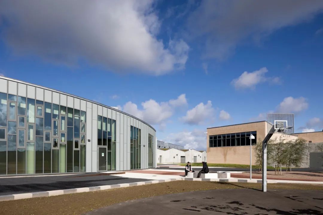 人性化监狱设计感,乌托邦牢房