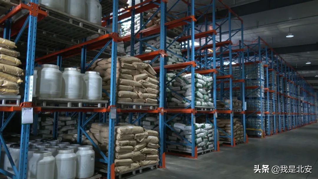 李华检查督导进口原材料储存加工企业疫情防控工作