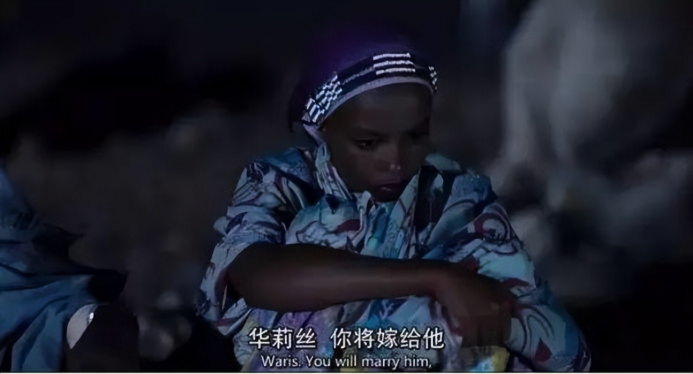 割礼比缠足更野蛮！第一位黑人超模华莉丝4岁被*暴强**，5岁惨遭割礼