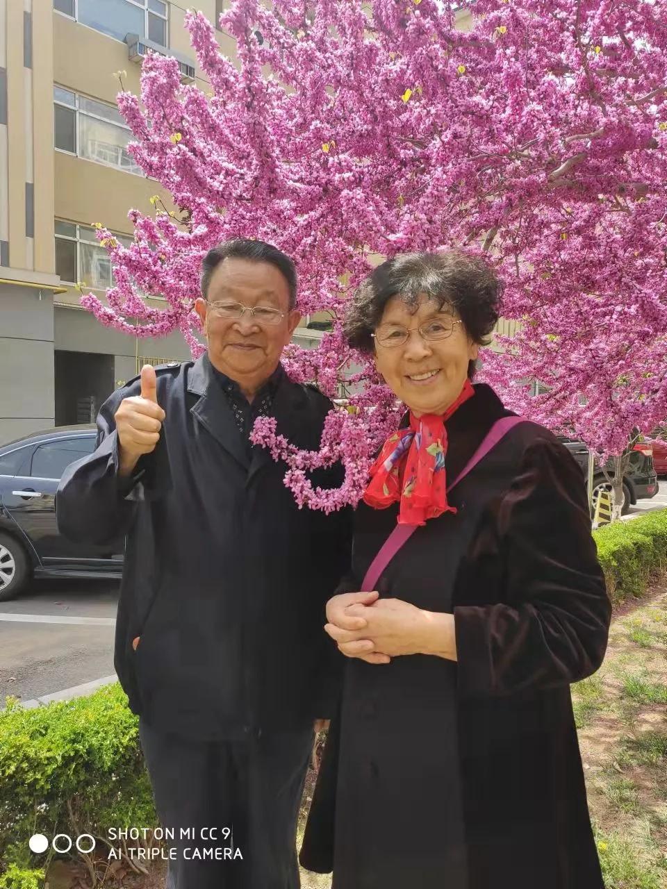 原创微型散文诗：乐与春天合影爱与快乐同行