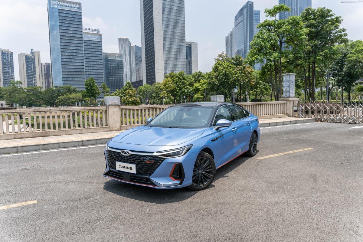 奇瑞艾瑞泽5plus和瑞虎8,奇瑞艾瑞泽8轿车配奇瑞1.6t