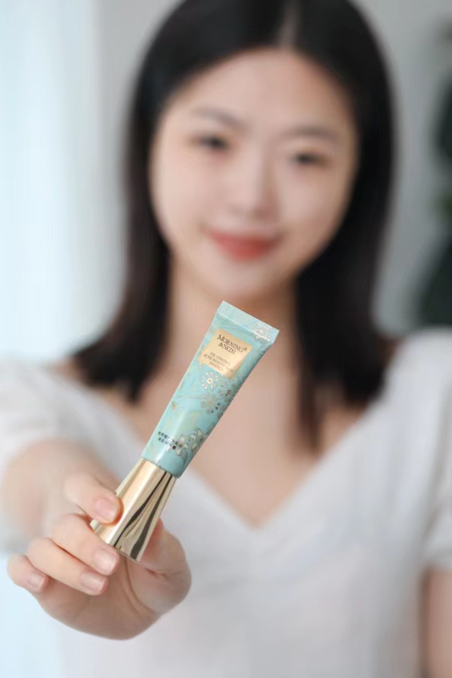 鐜帀钄荤鐥樻帶娌圭編鑲岀簿鍗庨湶鐢ㄦ硶,鐜帀钄绘姢鑲ゅ瑁呯帿鐟扮簿鍗庢补