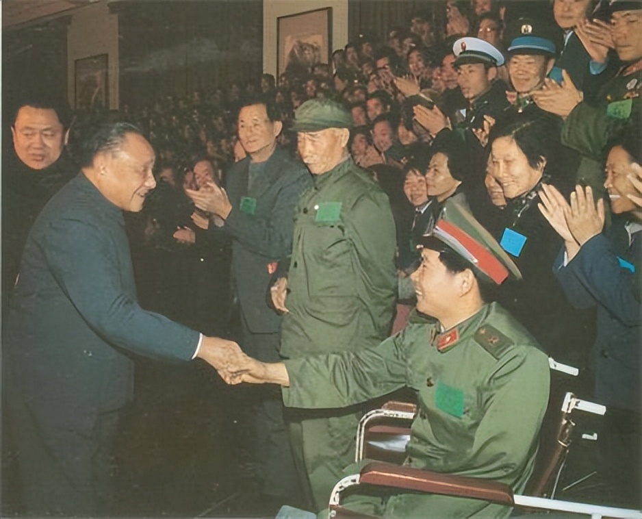 1997年重庆脱离四川成为直辖市，*小平邓**：这是关乎千秋万代的大事