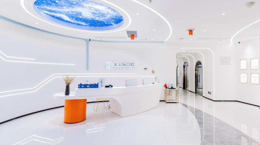 抿嘴微笑既简单又高级,抿嘴笑不露牙齿