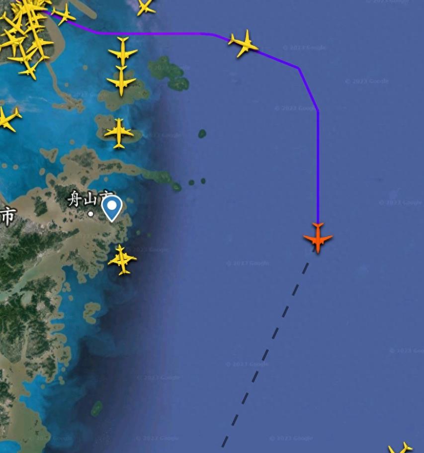 在9月15日10点07分，北京飞机飞往台北航班到达浙江台州上空，