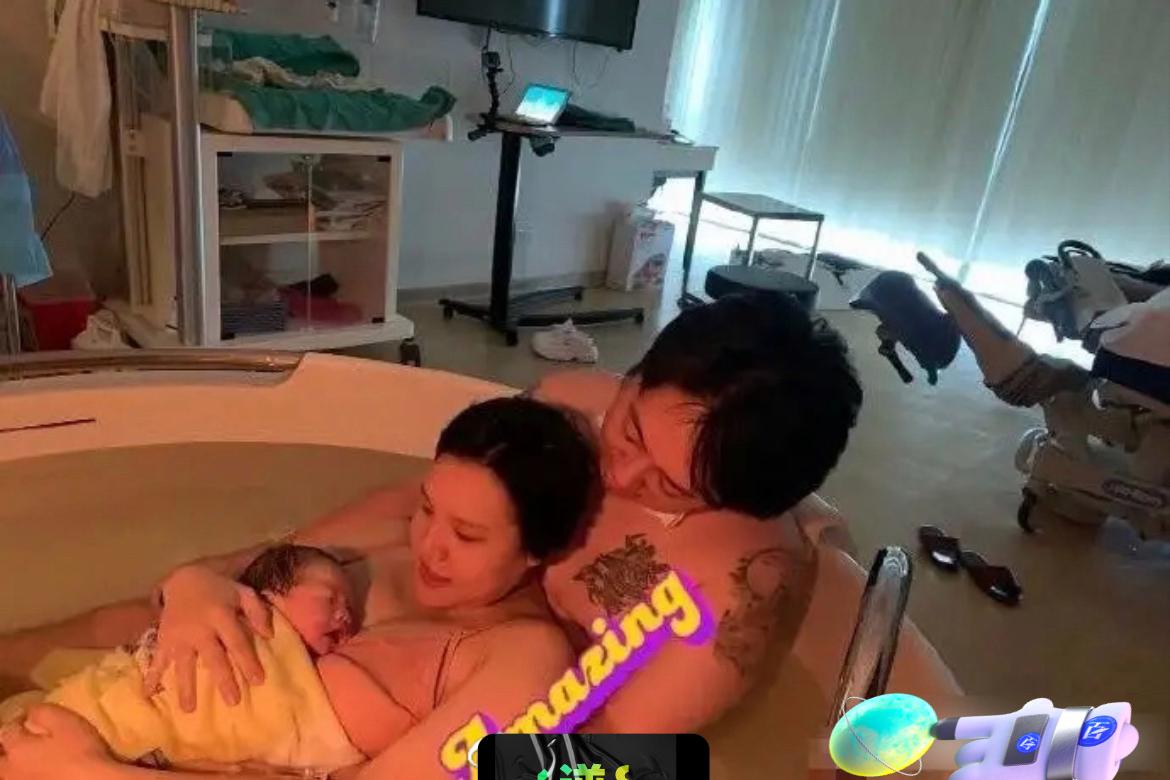谢依霖讲述水中分娩,谢依霖给孩子剪脐带
