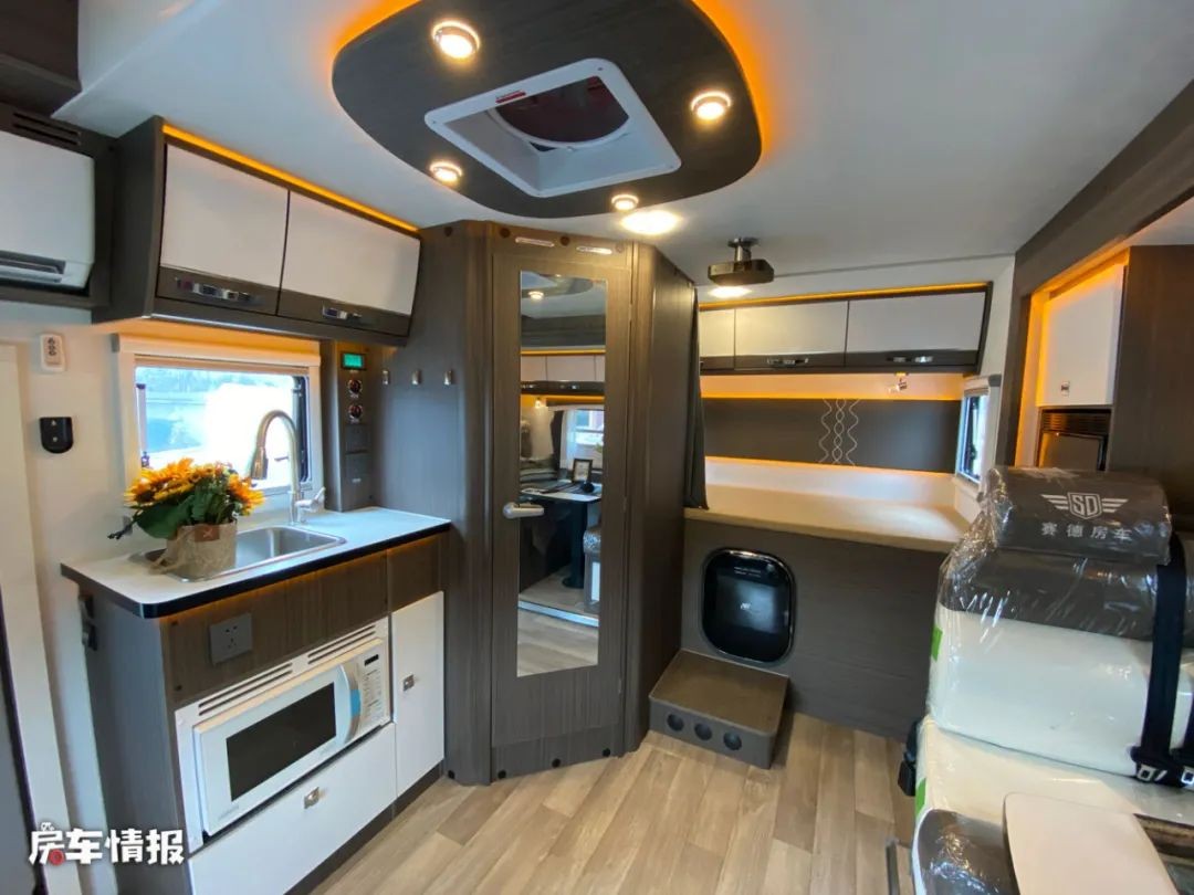 适合一家五口出游的房车,适合城市生活的赛德房车
