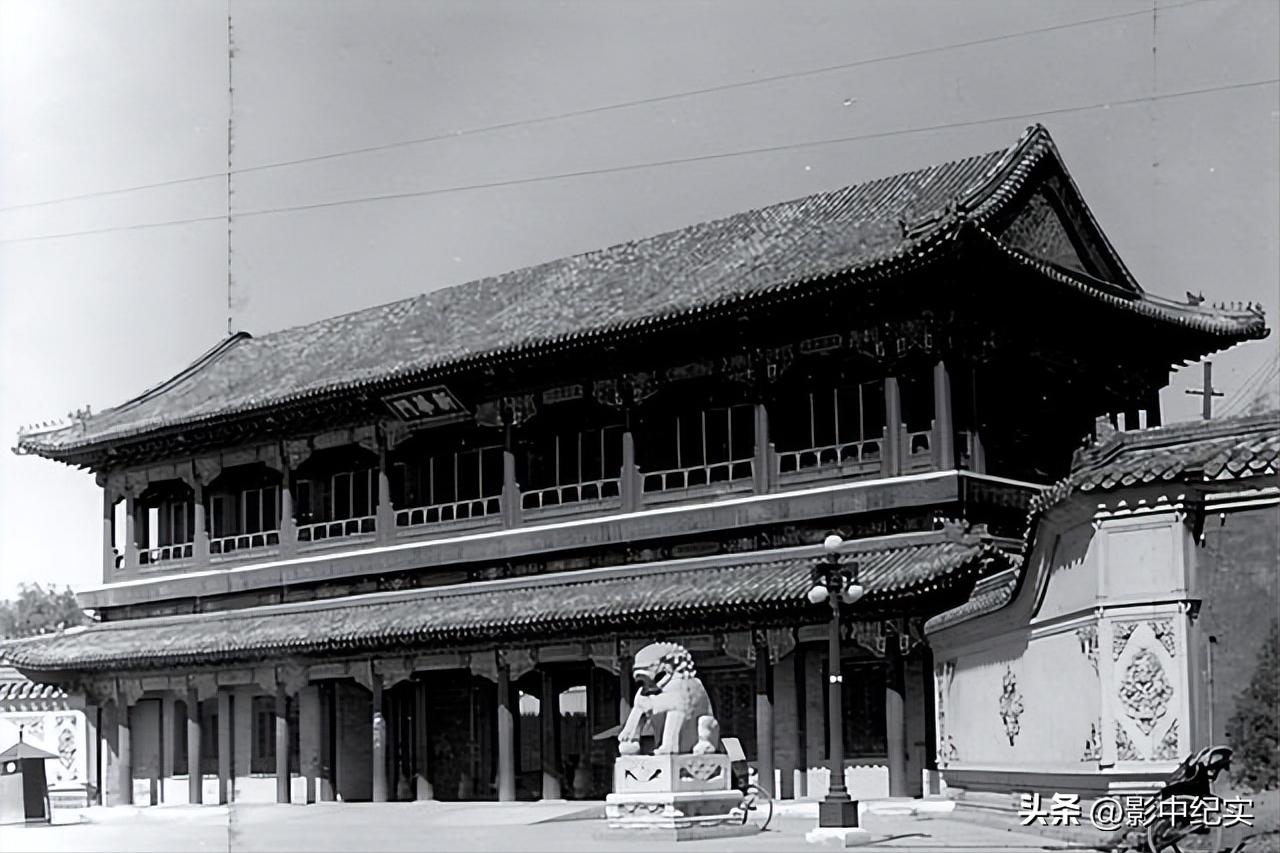 1949年，是谁提议将中南海，作为*党**中央办公地点的？