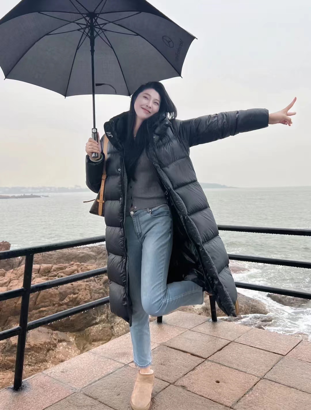 羽绒服搭配什么衣服保暖又好看,羽绒服的穿搭秘籍有哪些