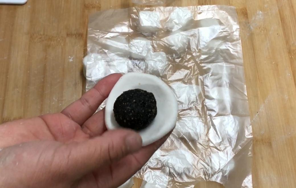 元宵节到底是吃月饼还是吃汤圆,元宵节是吃甜汤圆还是咸汤圆