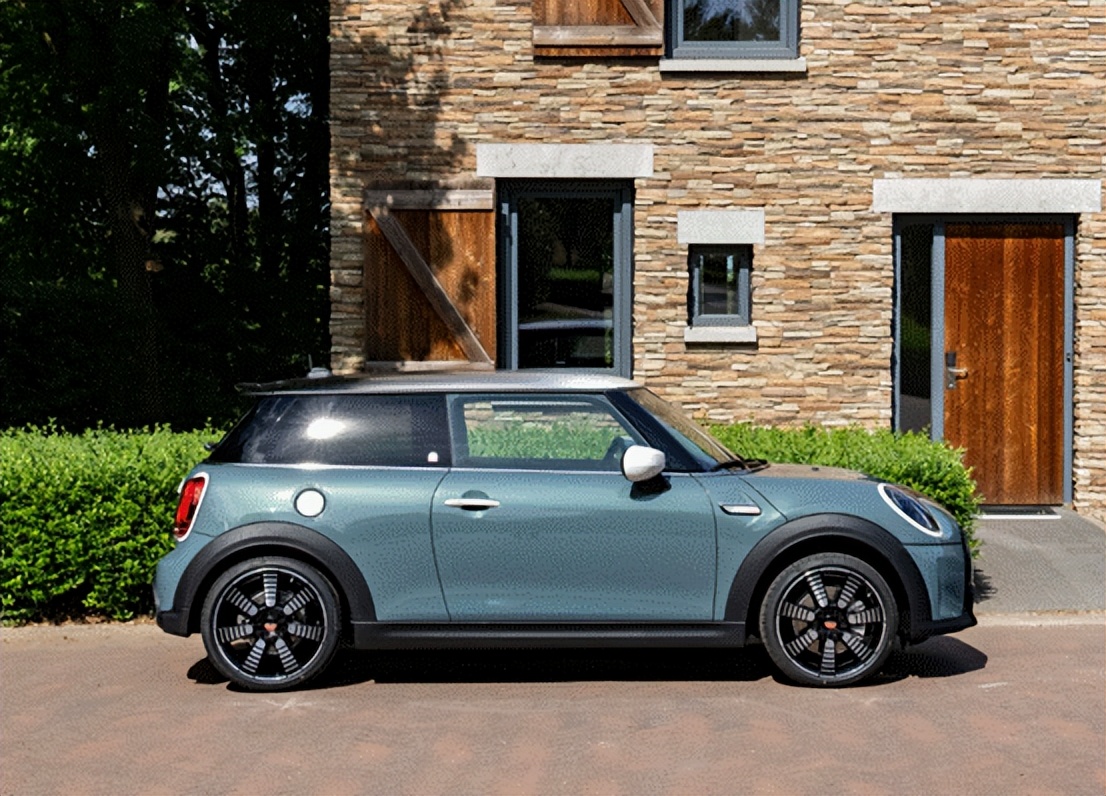 购买汽车推荐哪款车型最好看点,女生买汽车推荐哪款车型比较好点