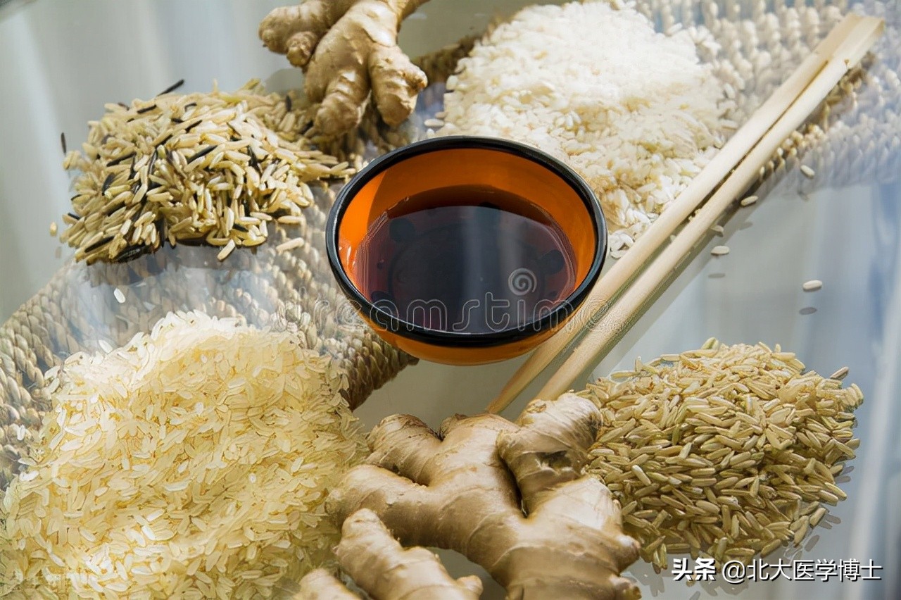 痛风发作时吃什么药最见效,常用治疗痛风的药物有哪些副作用