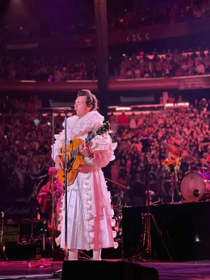 有些人喜欢精装修,男朋友没钱却要精装修