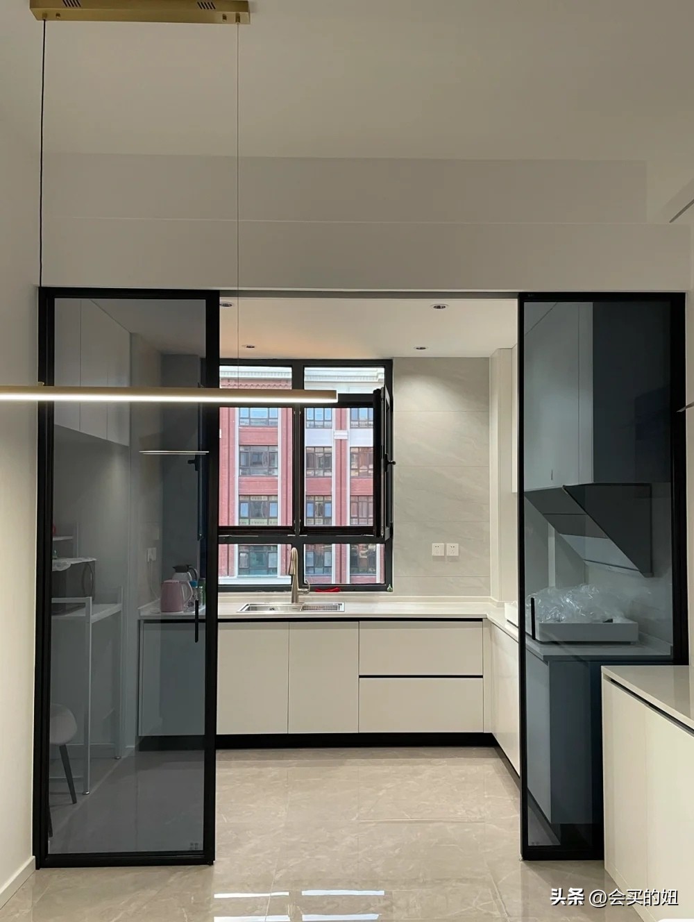 厨房吊轨推拉门如何挑选,厨房推拉门怎么把吊轨改地轨