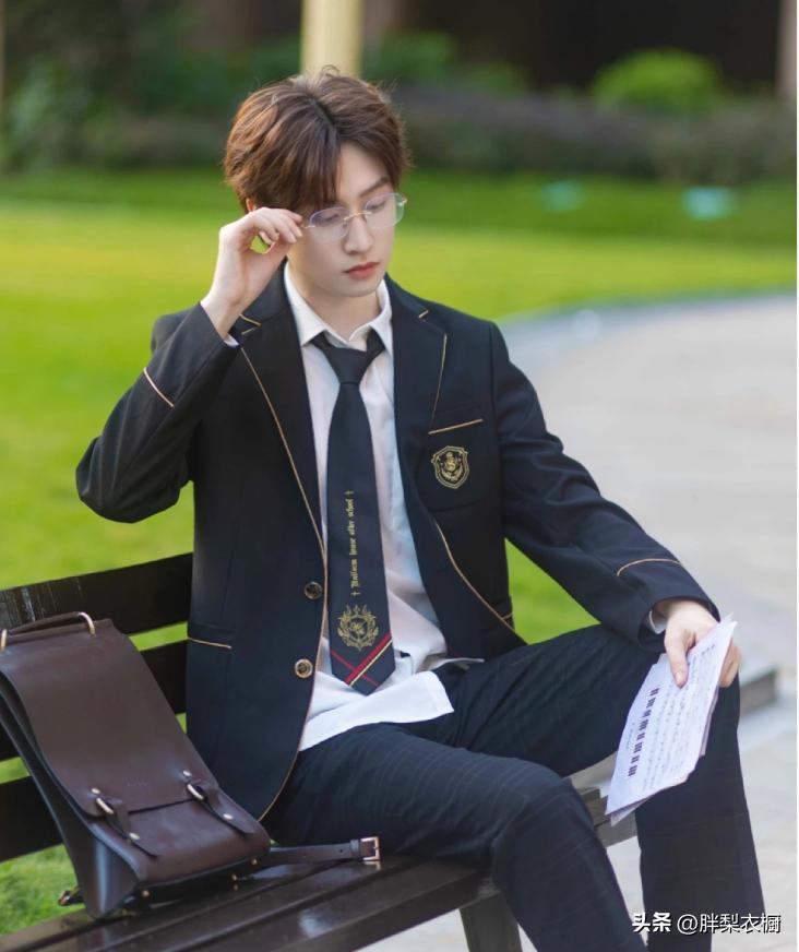 女生叫jk制服叫什么 (女生制服是叫jk吗)