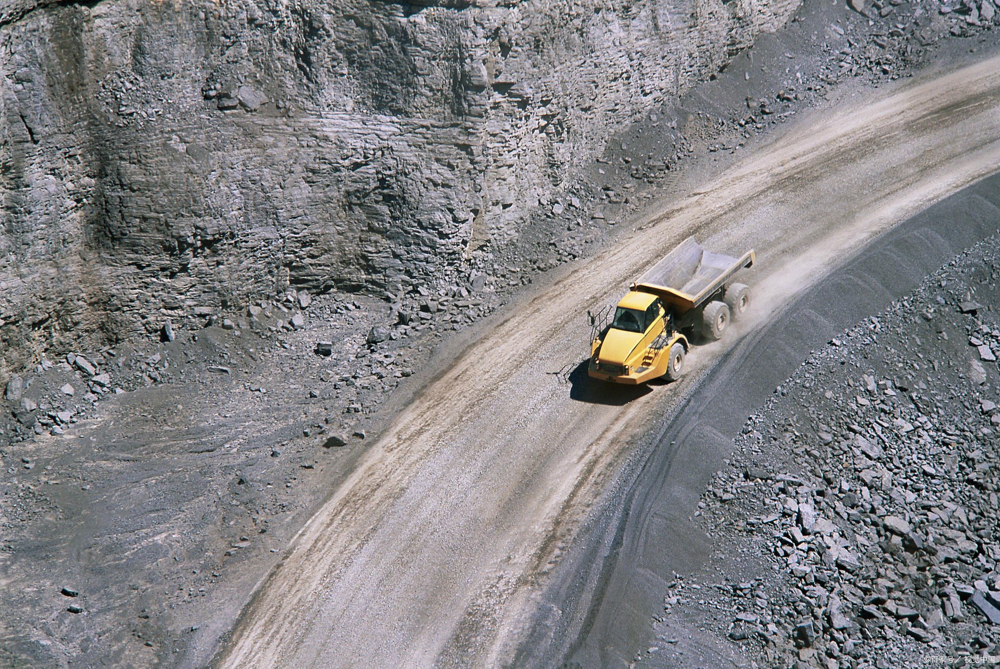 紫金矿业在全球有多少基地,紫金矿业的矿产资源价值多少