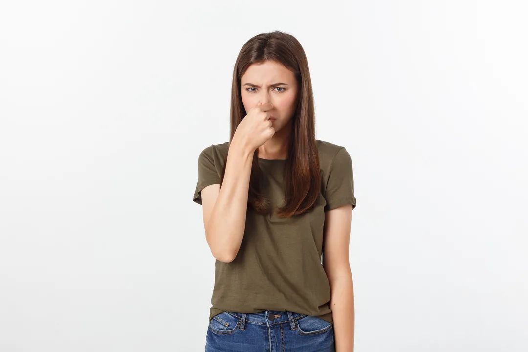 体臭口臭腋臭脚臭都有是怎么回事,解决狐臭和脚臭的秘方