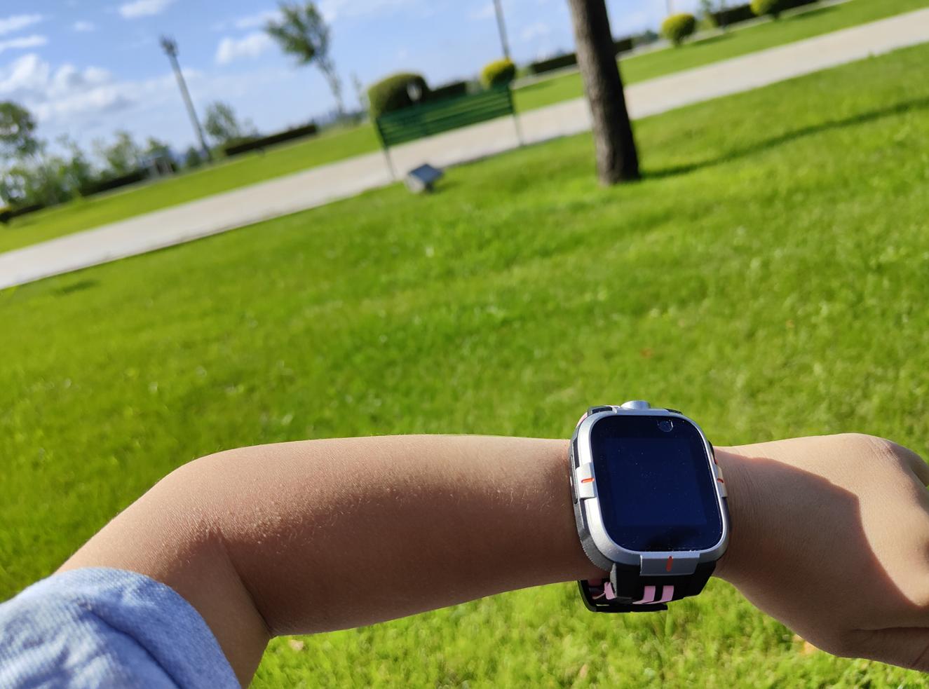 支持微信与小爱同学，帮你给娃布置任务的小寻儿童智能手表体验