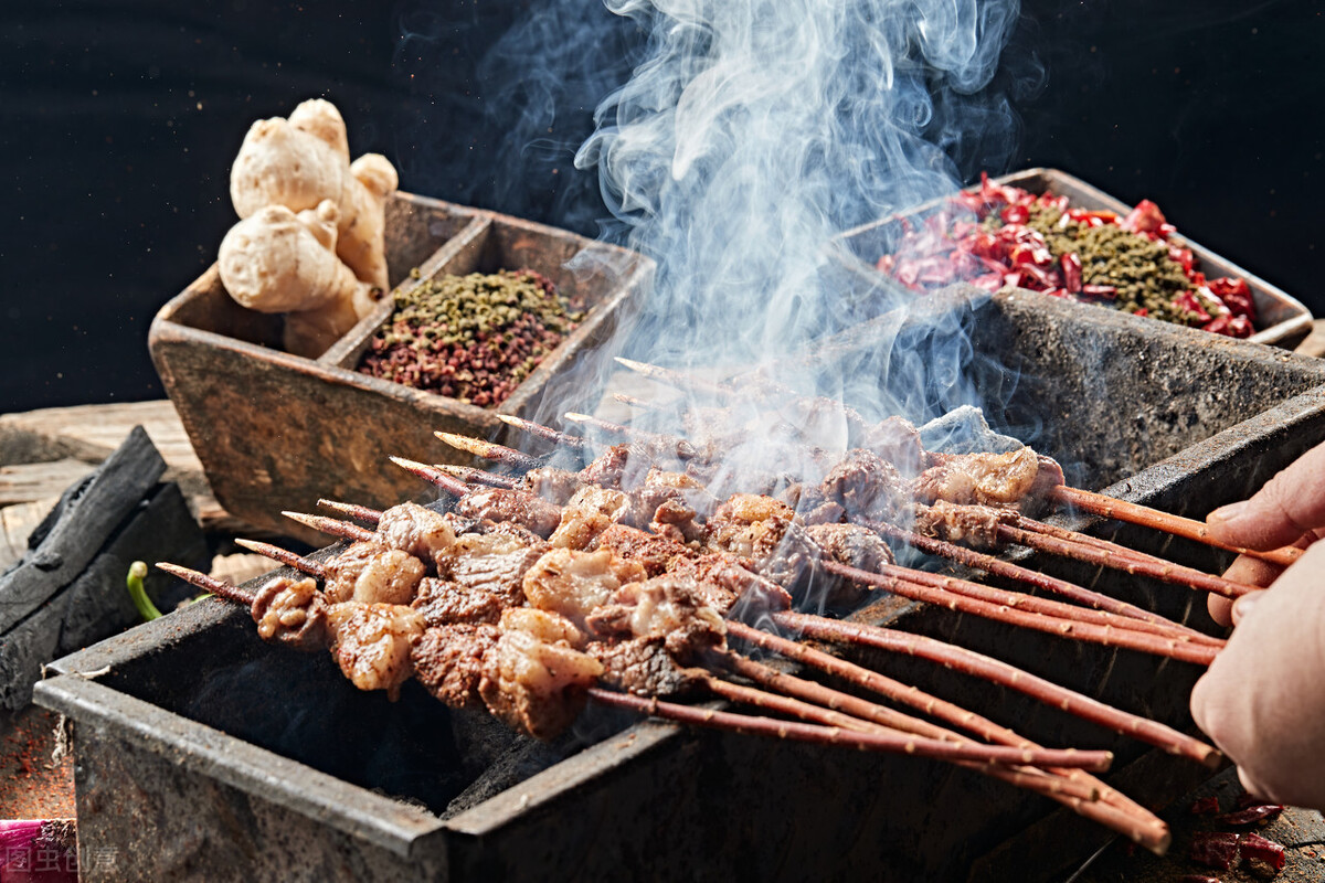 低成本创业项目之摆地摊月入过万,摆地摊创业小吃