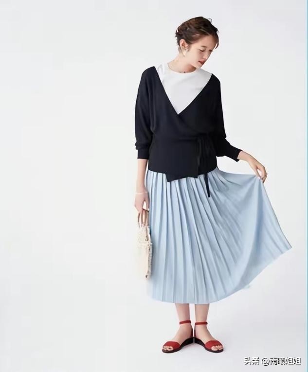 50岁优雅女人适合穿的颜色,五十岁的女人这样穿才好看