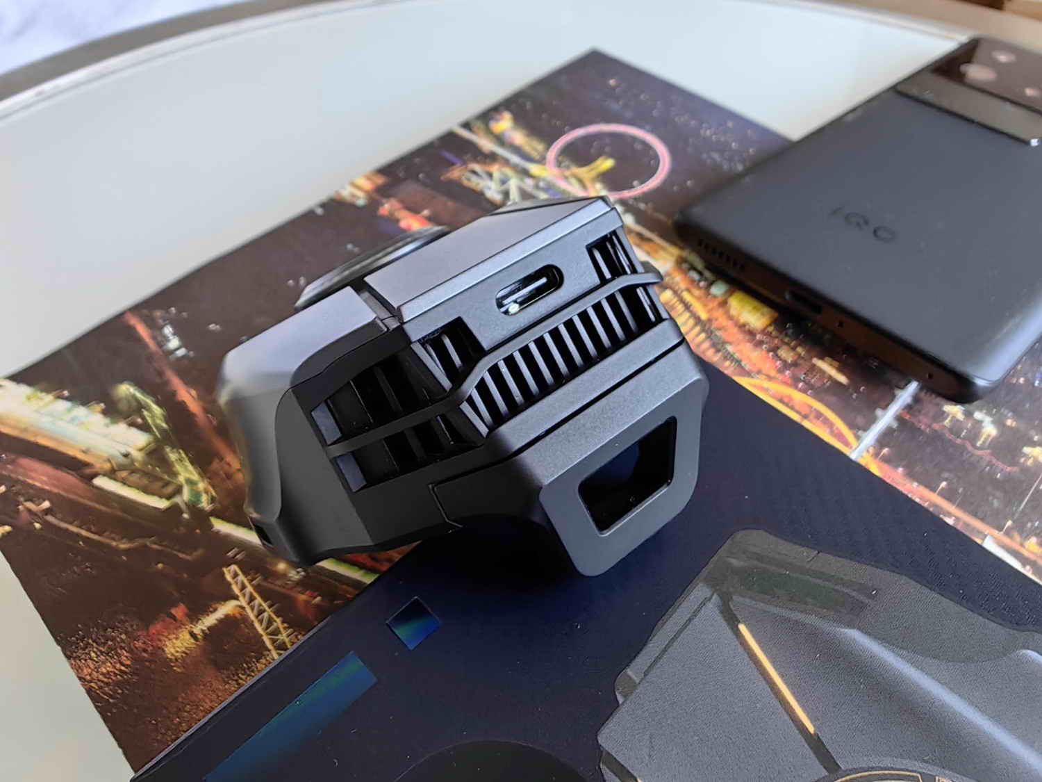 手机散热背夹iQOO,iqoo散热背夹2neo和1pro怎么选