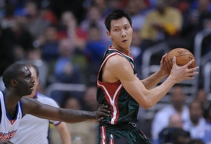 易建联生了多少个孩子,易建联娶了多少老婆