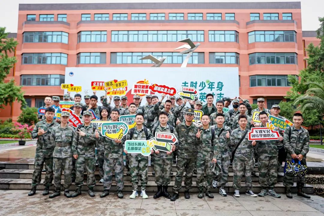 徐汇的“戎耀们”，归来仍是“最可爱的人”