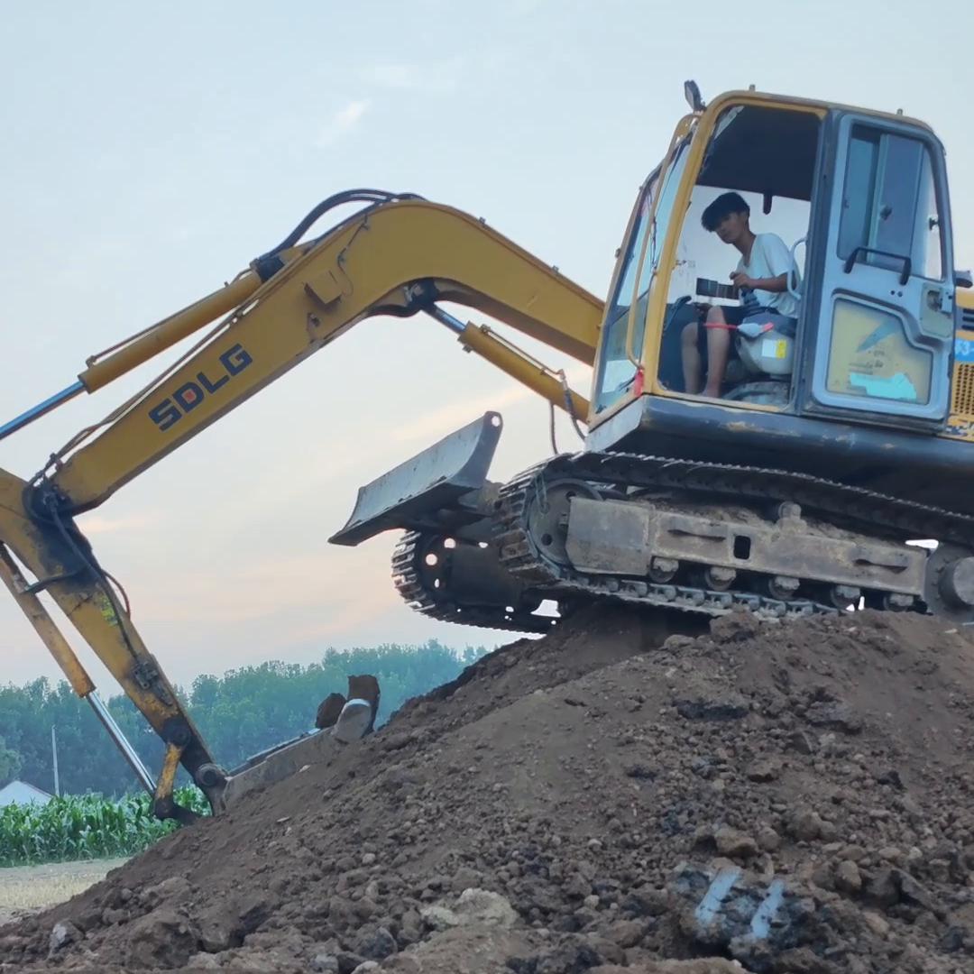 挖掘机培训电话,挖掘机培训