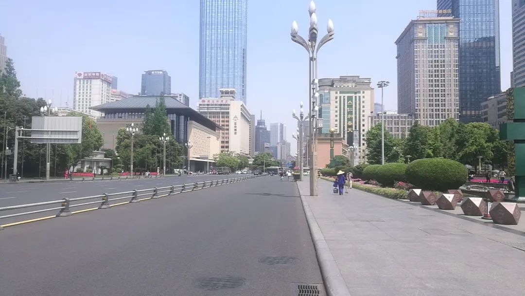 成都那些风靡一时的商场,成都有没有什么濒临倒闭的商场