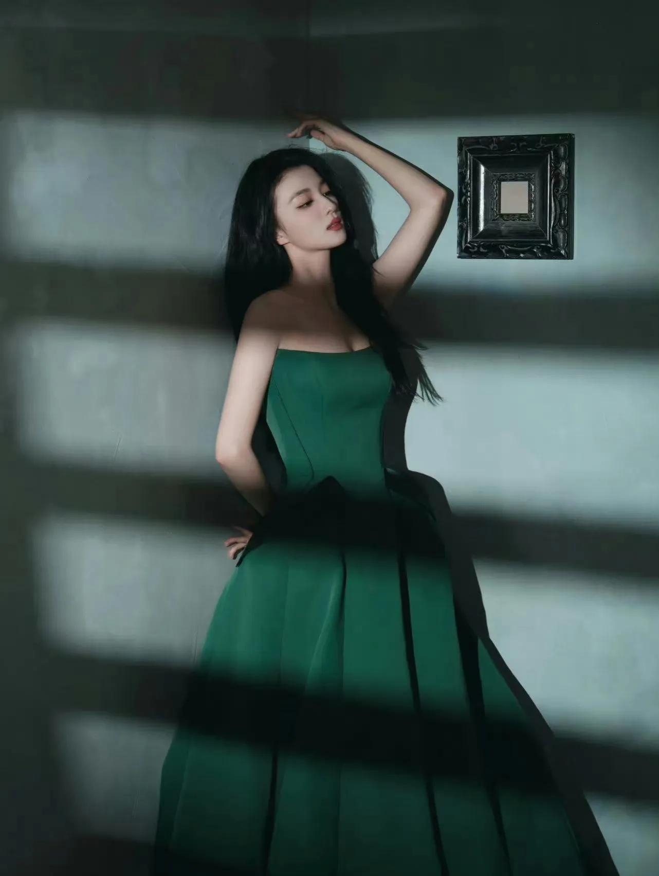 被称为小刘亦菲的新晋九五花王楚然究竟有多美