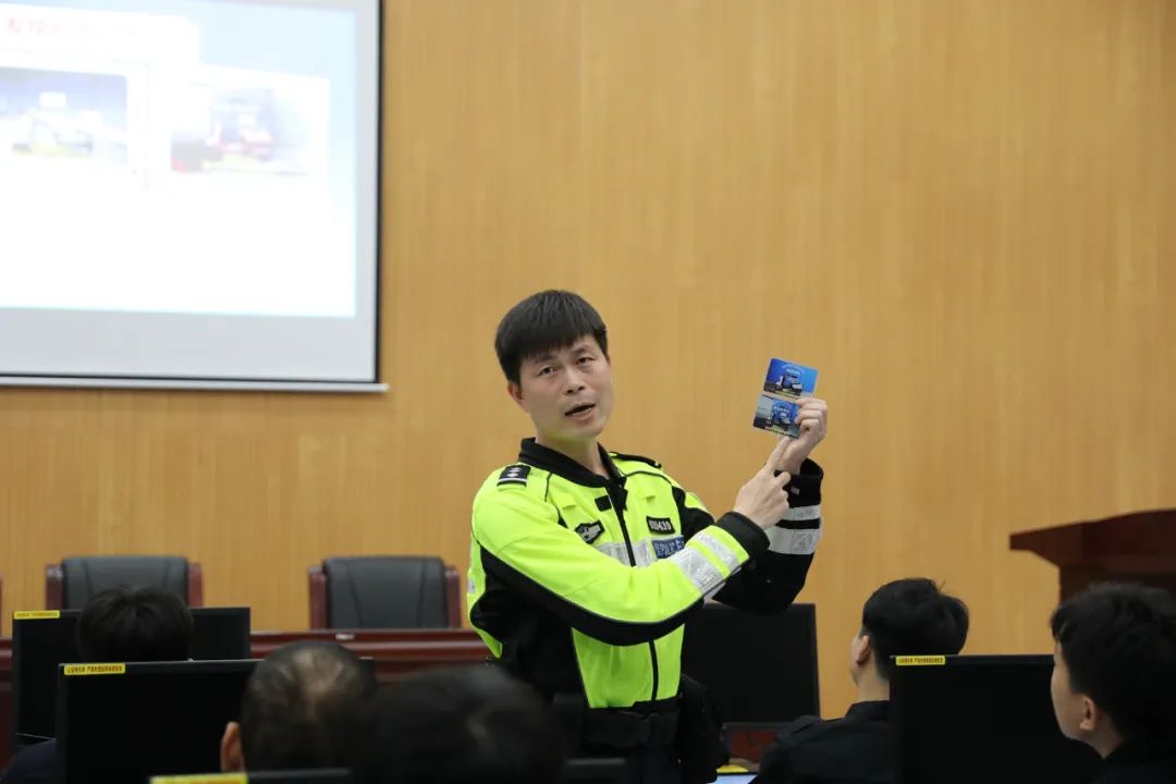 在柳州电动车上什么牌是正规的,柳州电车牌照怎么区分真假