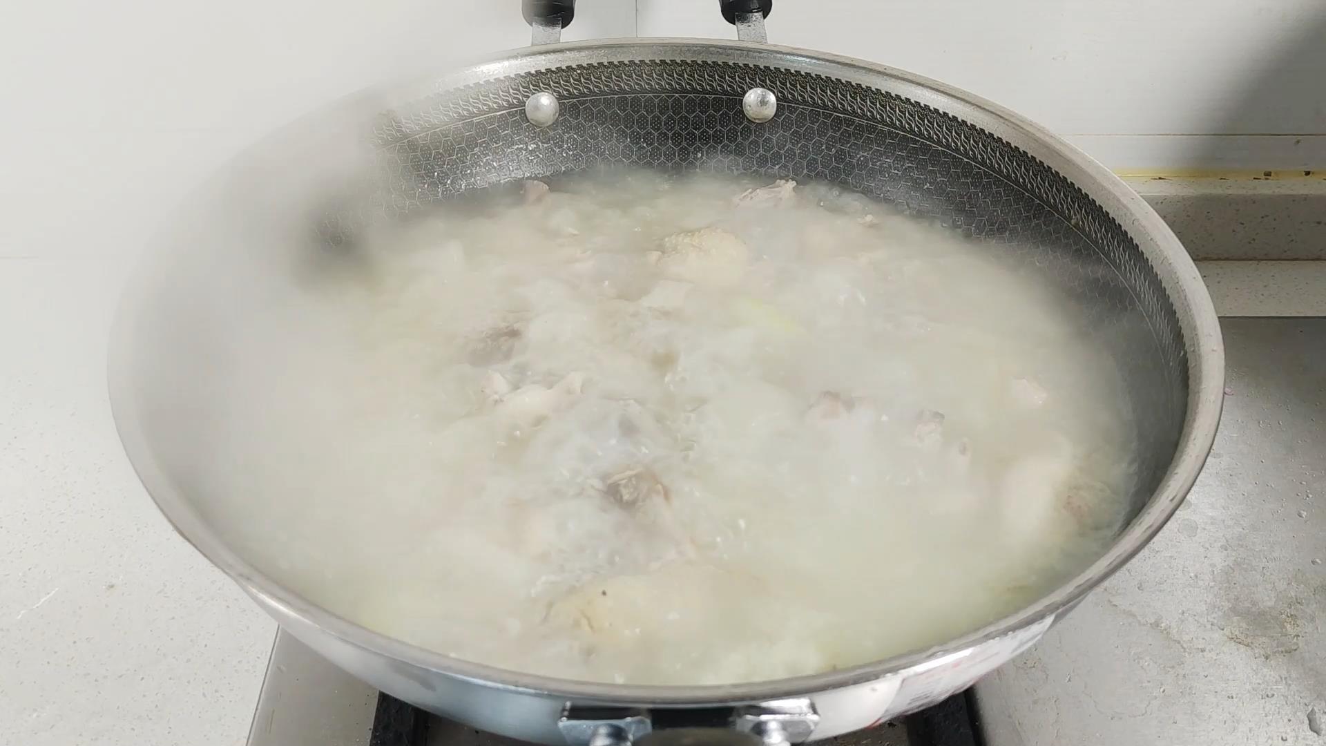 炖鸡汤的正确做法放什么,炖鸡汤都放什么料营养又好吃