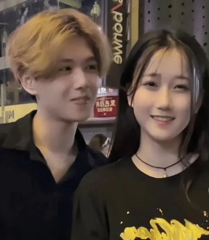 拼夕夕版明星大揭秘，有人舞到正主头上，有人出圈全靠同行衬托