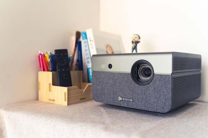 目前哪个品牌的投影仪最好,什么牌子的全高清投影仪最好