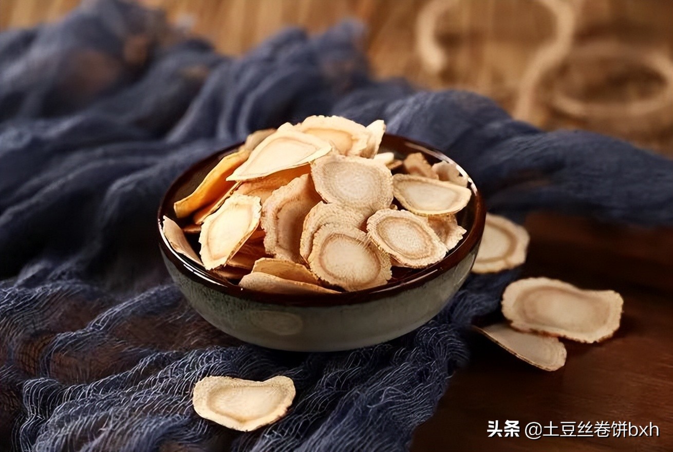 老茶客选菊花茶,老茶客提醒夏天避免3种茶