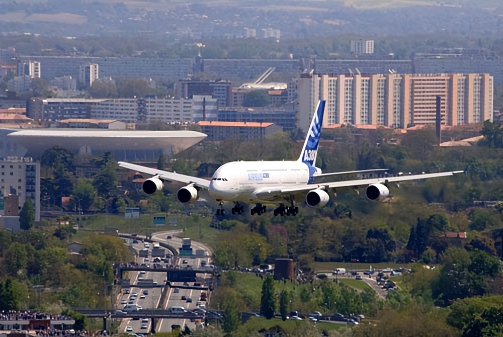 6758亿订单正式落地！美国不愿看到的结果出现，中国动真格的了