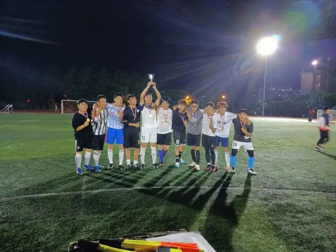 高校怎么样提升足球氛围,重庆交通大学足球校队