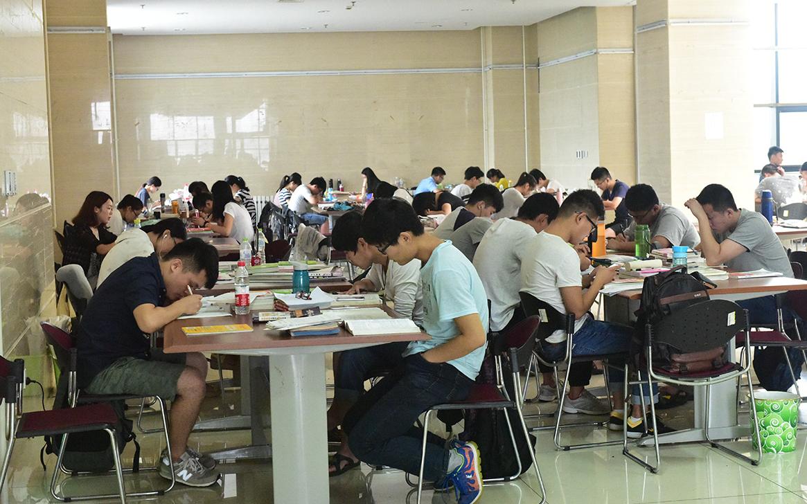 上大学后和父母出现代沟,大学生和父母代沟原因