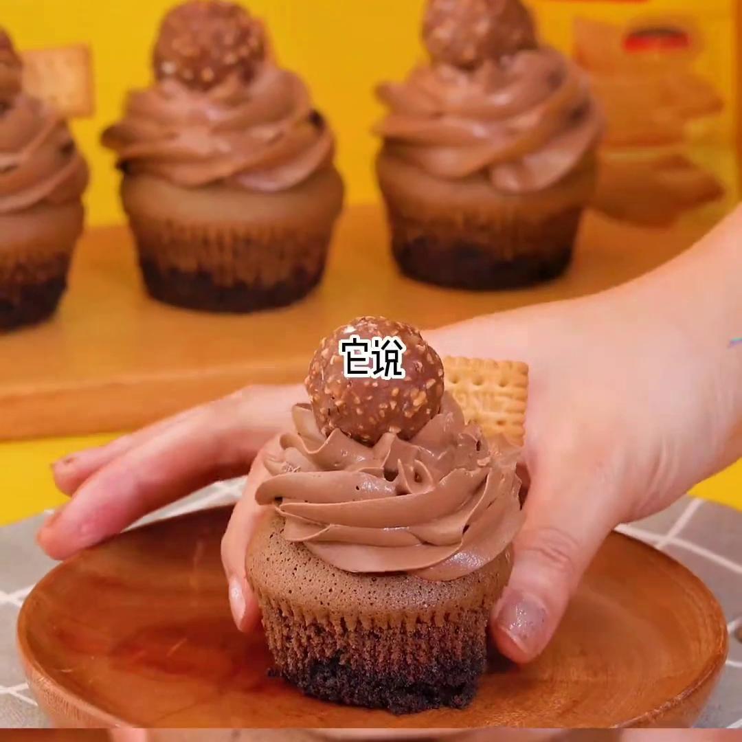 雨夜初替@DOU+小助手