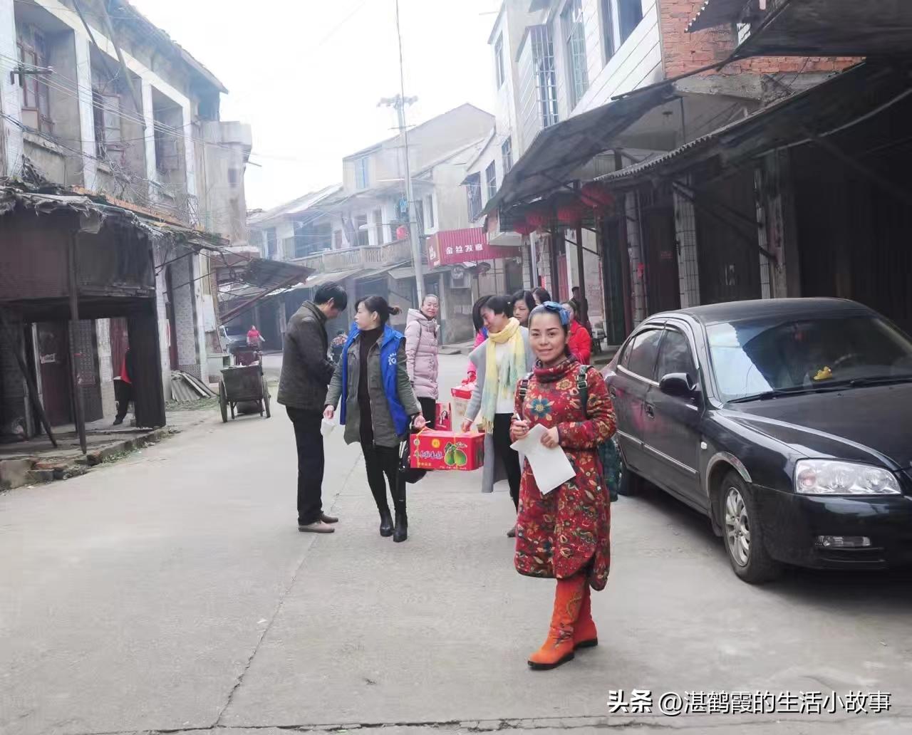 一声巨响，表叔的肚子被炸出了一个好大的坑。那年，表叔19岁