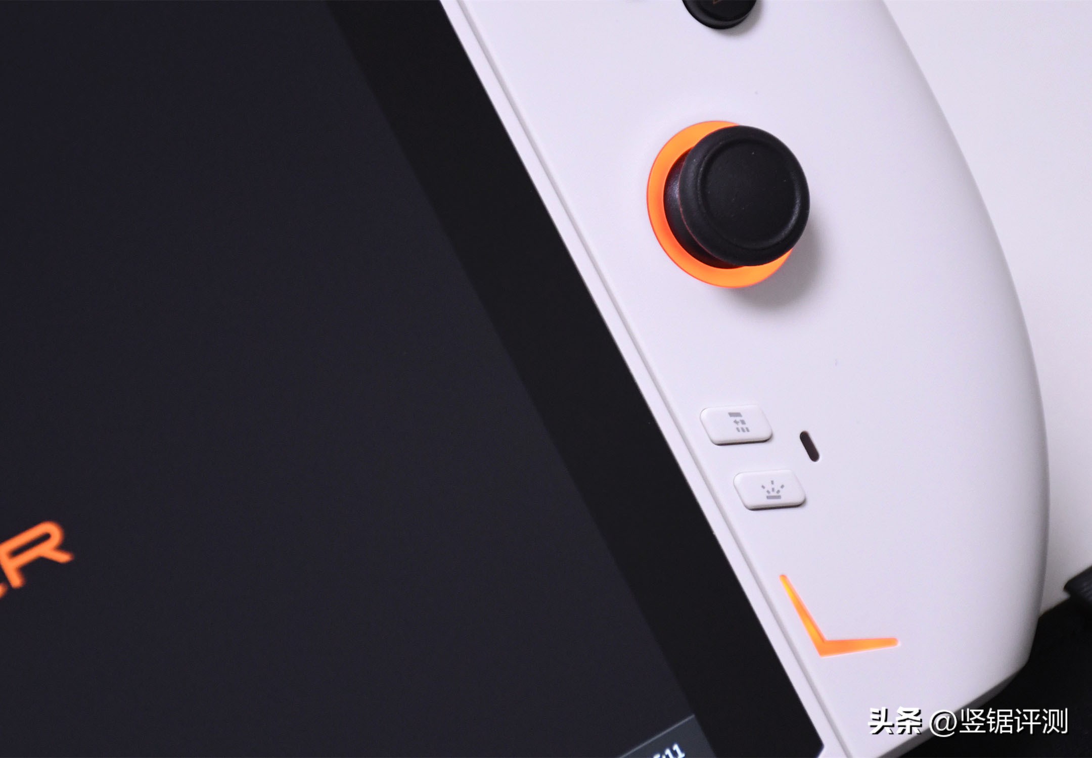 掌机多面手onexplayer2掌机评测,8.4英寸的掌机