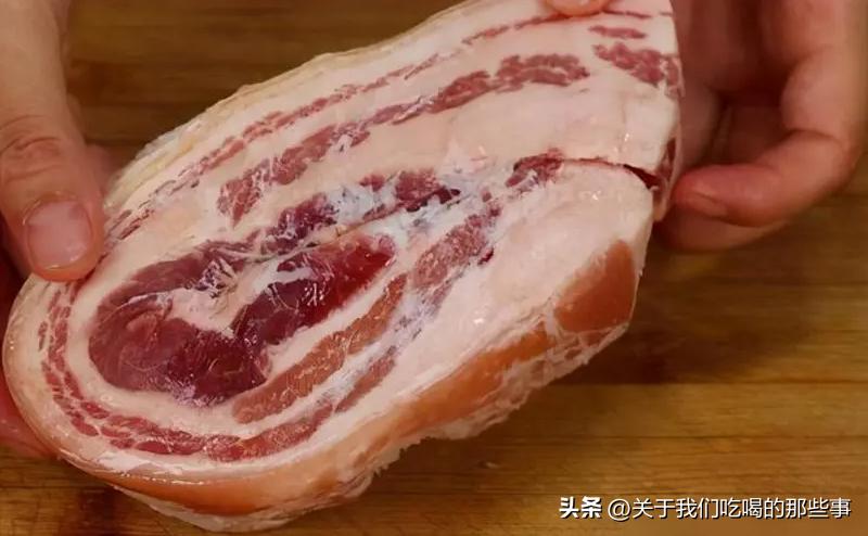 不管解冻什么肉必须做这一步,凉水解冻大肉需多长时间