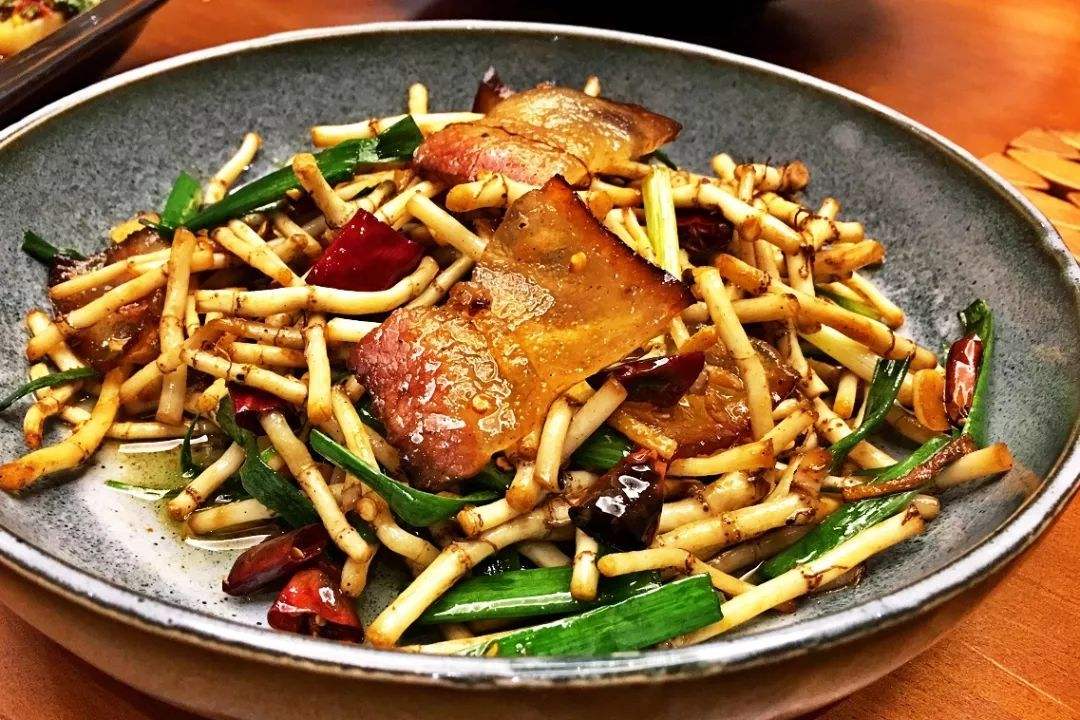 经常食用鱼腥草可能患有肾病，还会致癌？专家：功不可没