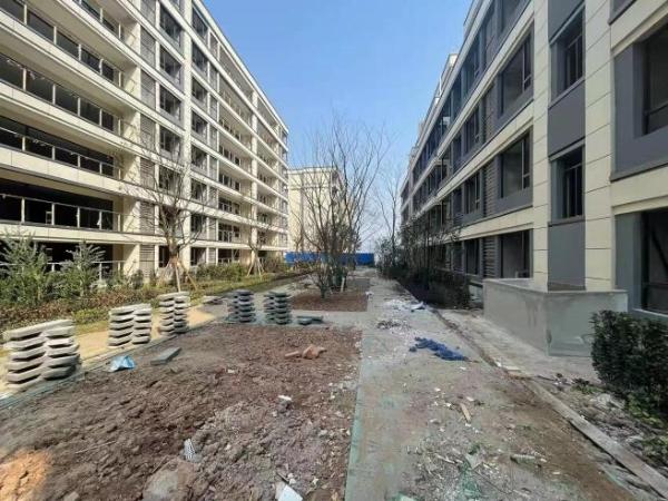 绿地听江左岸停工没有,重庆绿地听江左岸最新情况