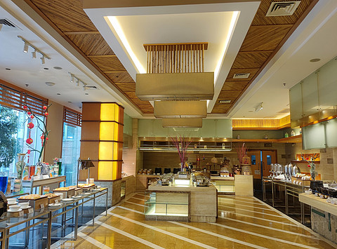 飞雪迎春山花烂漫,飞雪迎春绽玉蕊