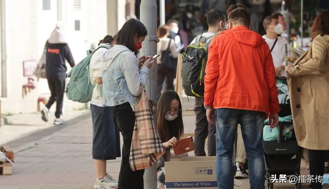 香港又热闹起来了！内地旅客来港「血拼」