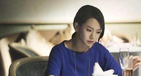 “被小三”的戚薇，背锅8年不坑声，她的聪明你想不到