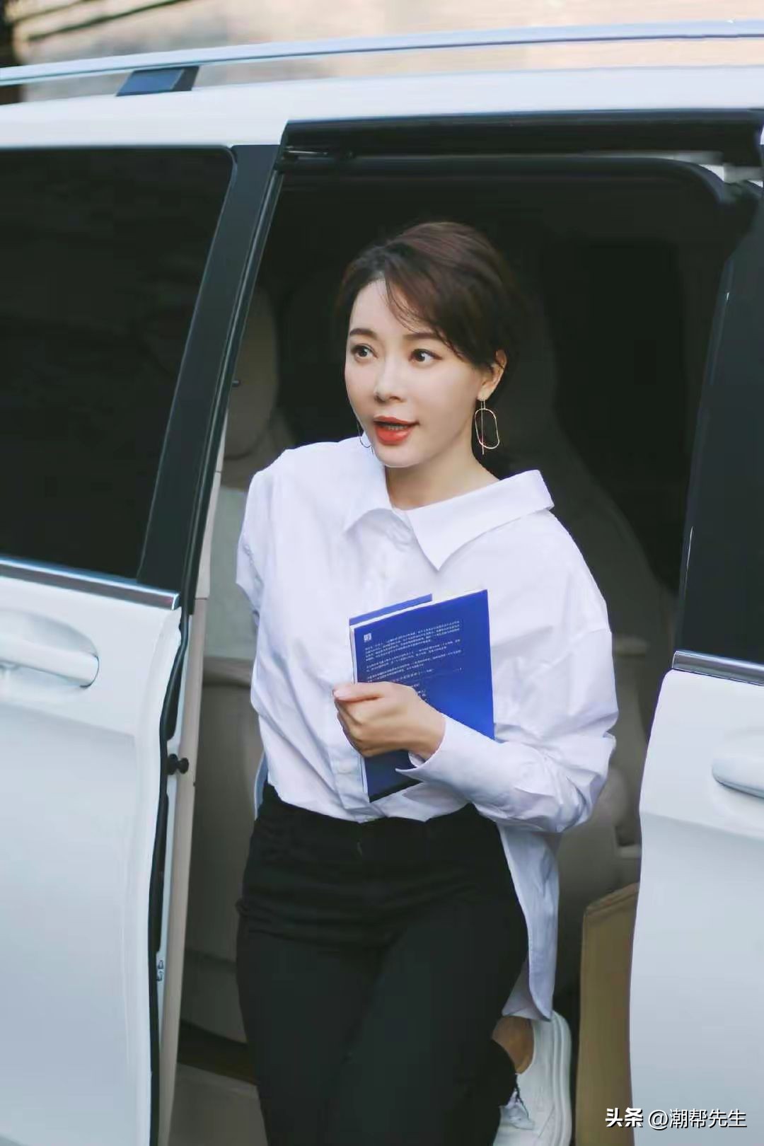 42岁陈数穿衬衫,43岁陈数最美穿搭讲解